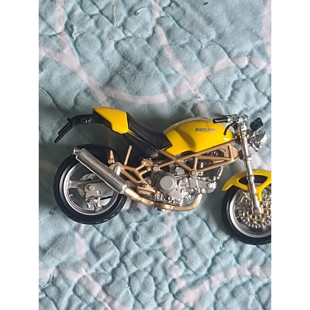 1/18 scale DUCATI MONSTER 900 Ducati Monster‎ diecast bike miniature motorcycle